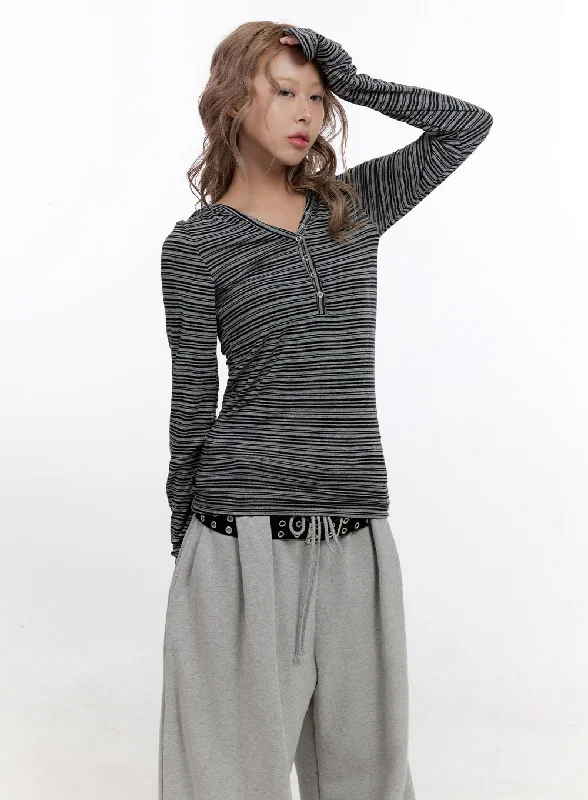 Metallic Accent Women Long Sleeve Top for a Glamorous LookStripe Hooded Button-Up Top CN425