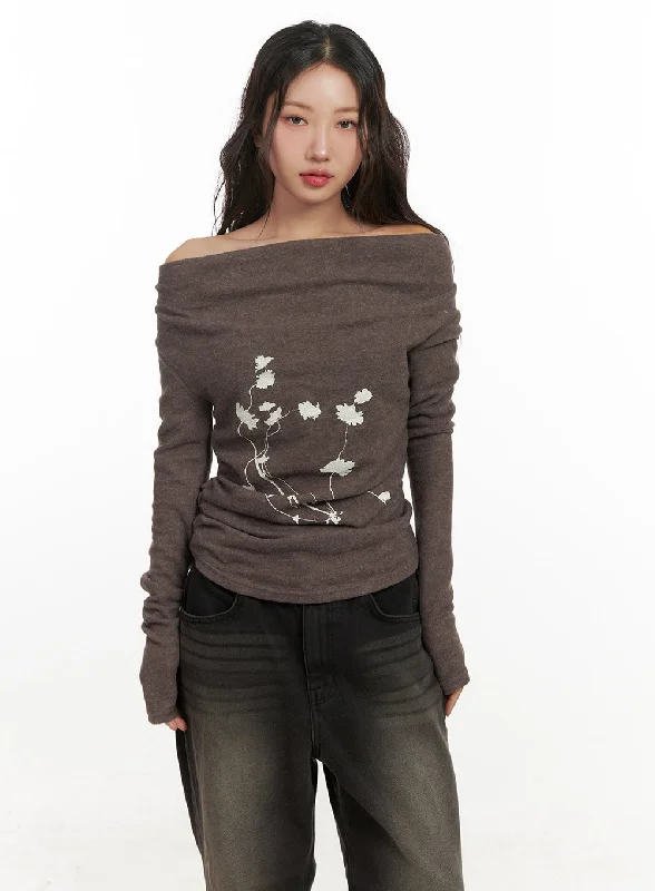 Printed Graphic Women Long Sleeve Top with a Bold StatementElegant Essentials Long Sleeve Top CN428