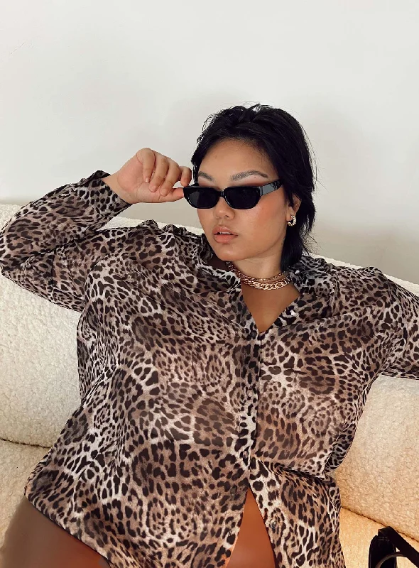 One - size - fits - all cover ups for convenient and hassle - free shoppingHayden Shirt Leopard Curve