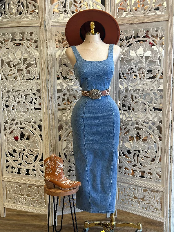 Empire Waist Women Dress to Accentuate the Bust and Conceal the WaistScoop Back Denim Midi Dress - Estira Poco, Slightly Stretchy