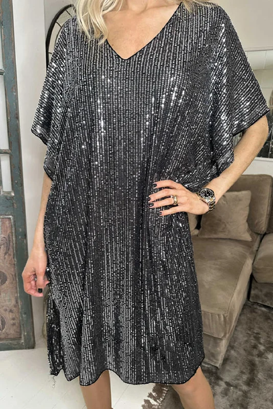 Halter Neck Women Dress to Show Off the Shoulders and NecklineSequin Dolman Sleeve Shift Dress