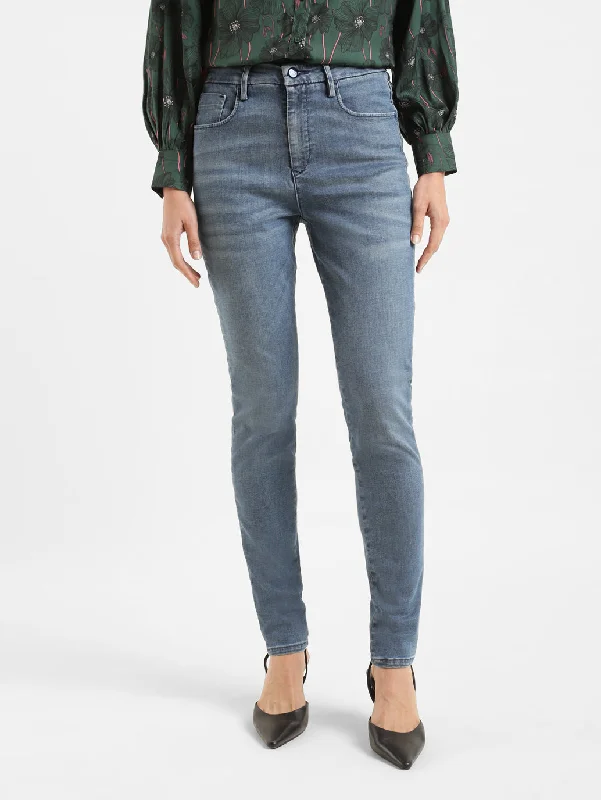 Straight - leg women jeans with a classic and timeless appealWomen's High Rise 721 Skinny Fit Jeans