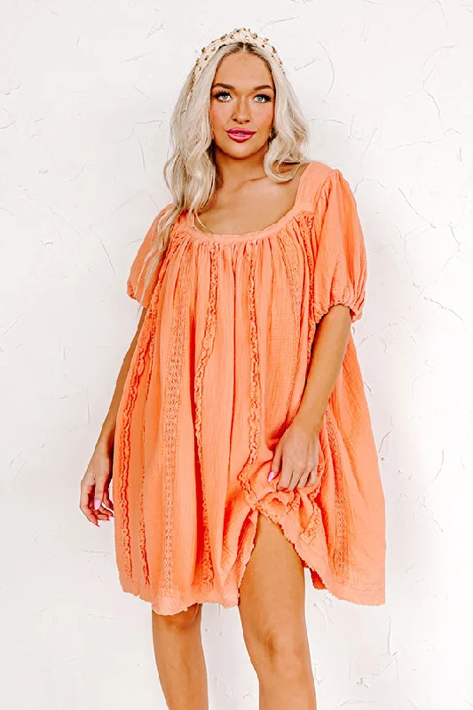 Sleeveless Women Dress in Bright Colors for Summer PartiesCalifornia Casa Shift Dress In Peach